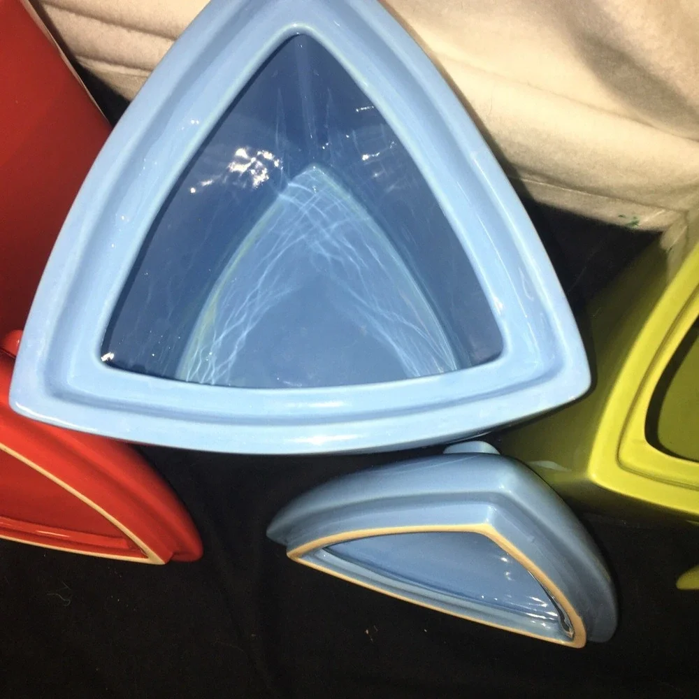 Oneida VTG MCM Buffalo China Triangle Canister Set of 3 Red Blue Green EUC Rare